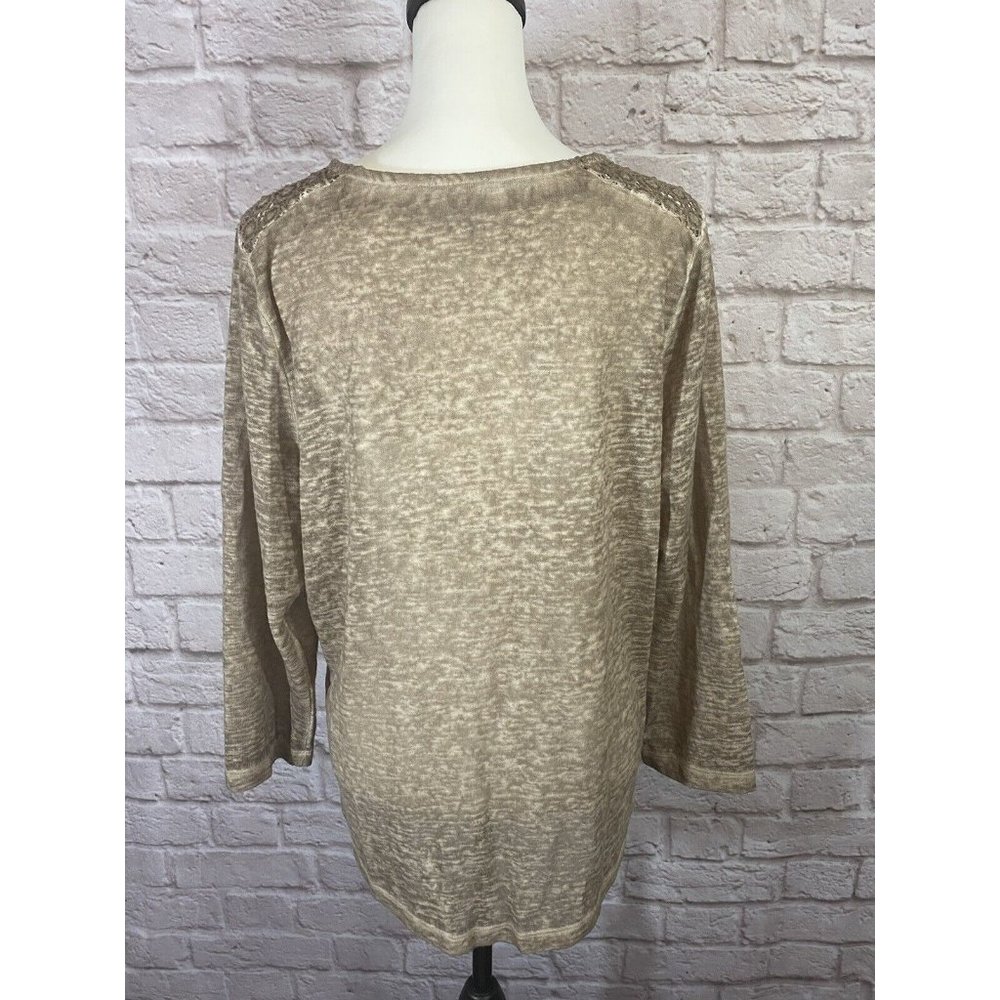 VENUS Top XL Brown Deep V Neck Crochet Lace Silver Buttons Shirt EUC 8949 - Picture 5 of 7